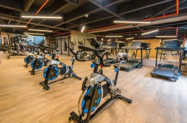 Unique Suite In El Poblado Cowork/ Gym / Fast Wifi Medellin Apartment
