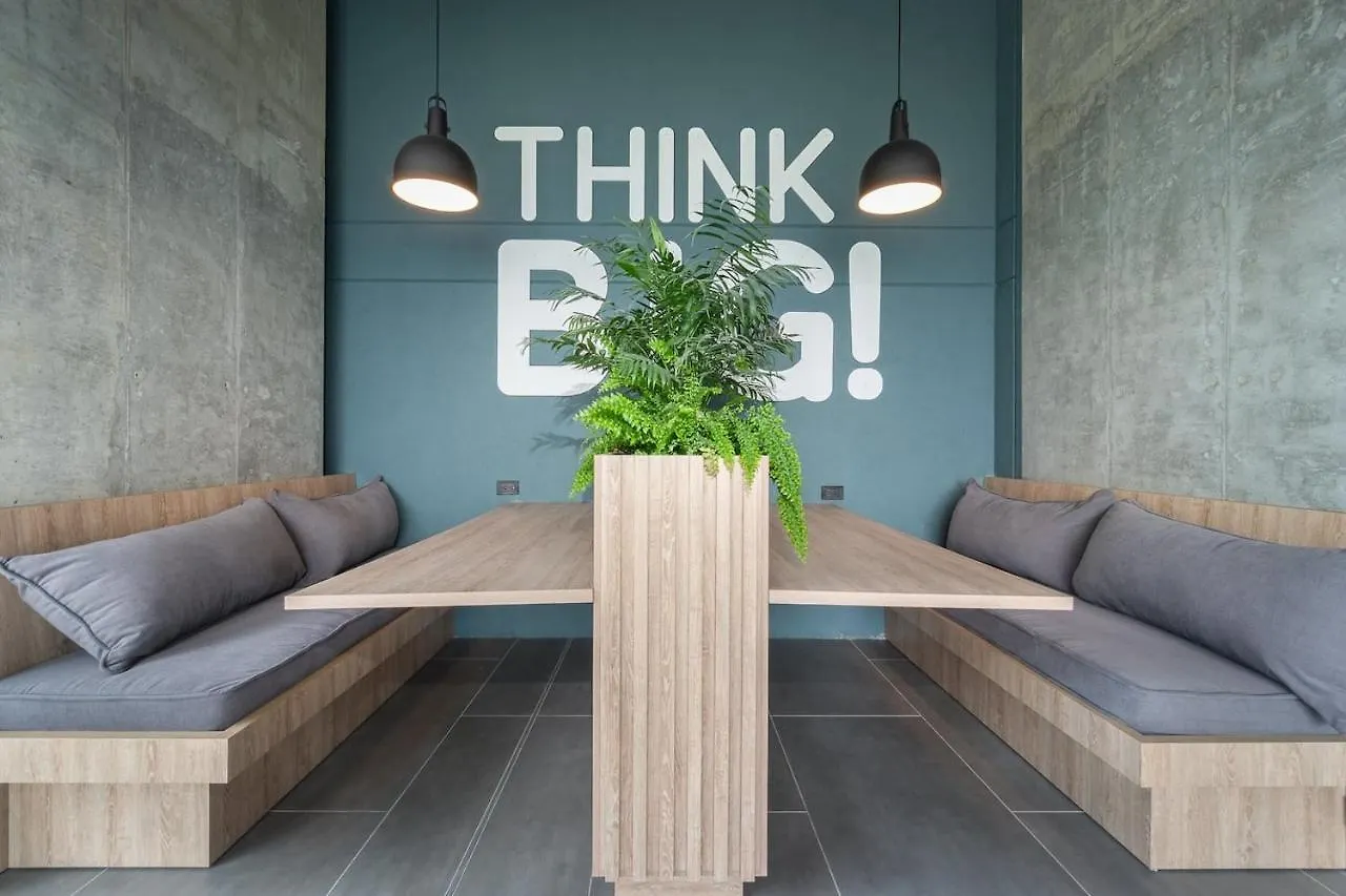 Unique Suite In El Poblado Cowork/ Gym / Fast Wifi Medellin Apartment