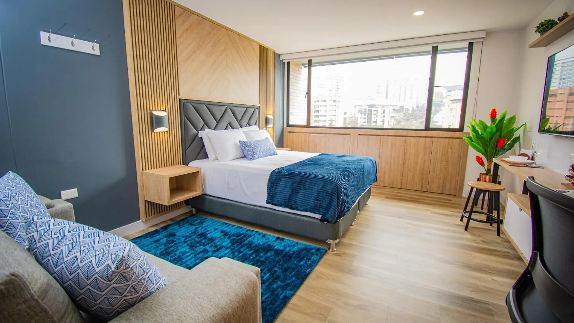 Unique Suite In El Poblado Cowork/ Gym / Fast Wifi Medellin Colombia