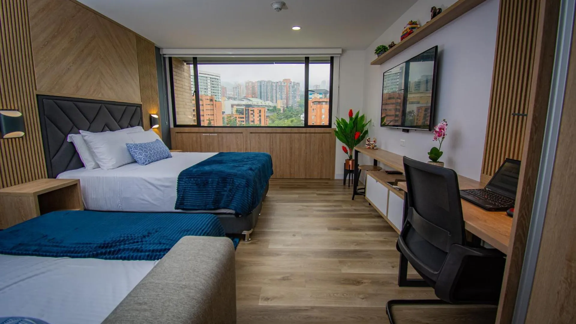Unique Suite In El Poblado Cowork/ Gym / Fast Wifi Medellin Apartment